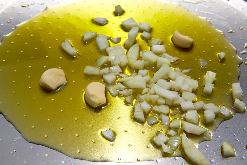 Автомобильный аккумулятор с зеленым знаком рециркуляции