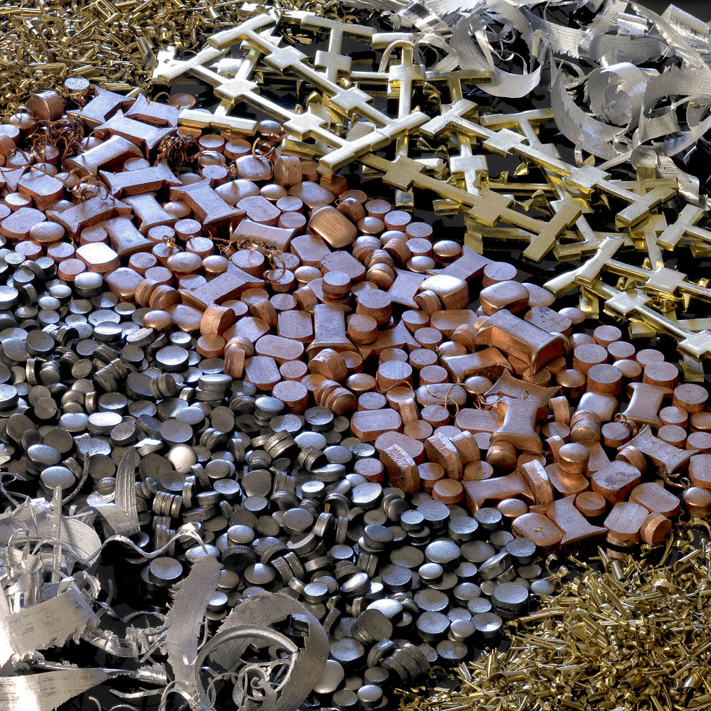 Diferentes productos de metal . Perfiles y tubos de acero inoxidable 